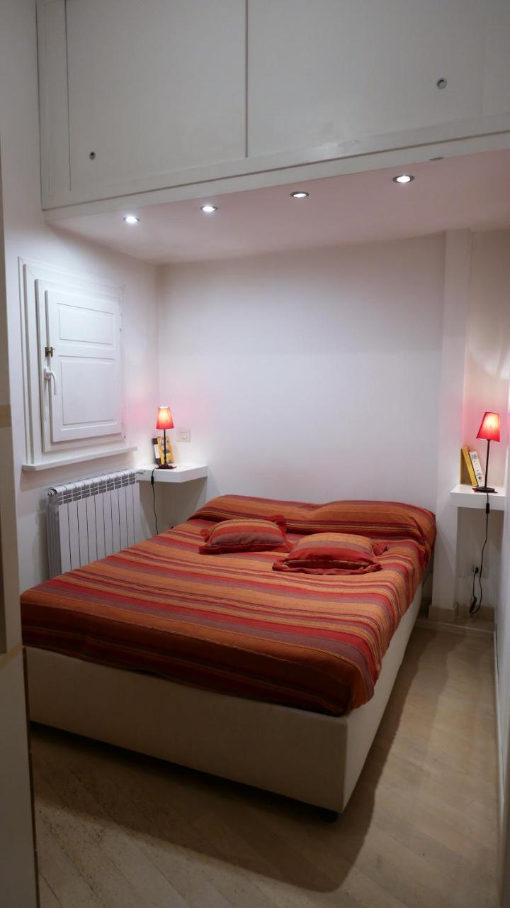 Apartment Grotte Flat Rom